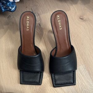 ALOHAS Black Leather Heeled Mules